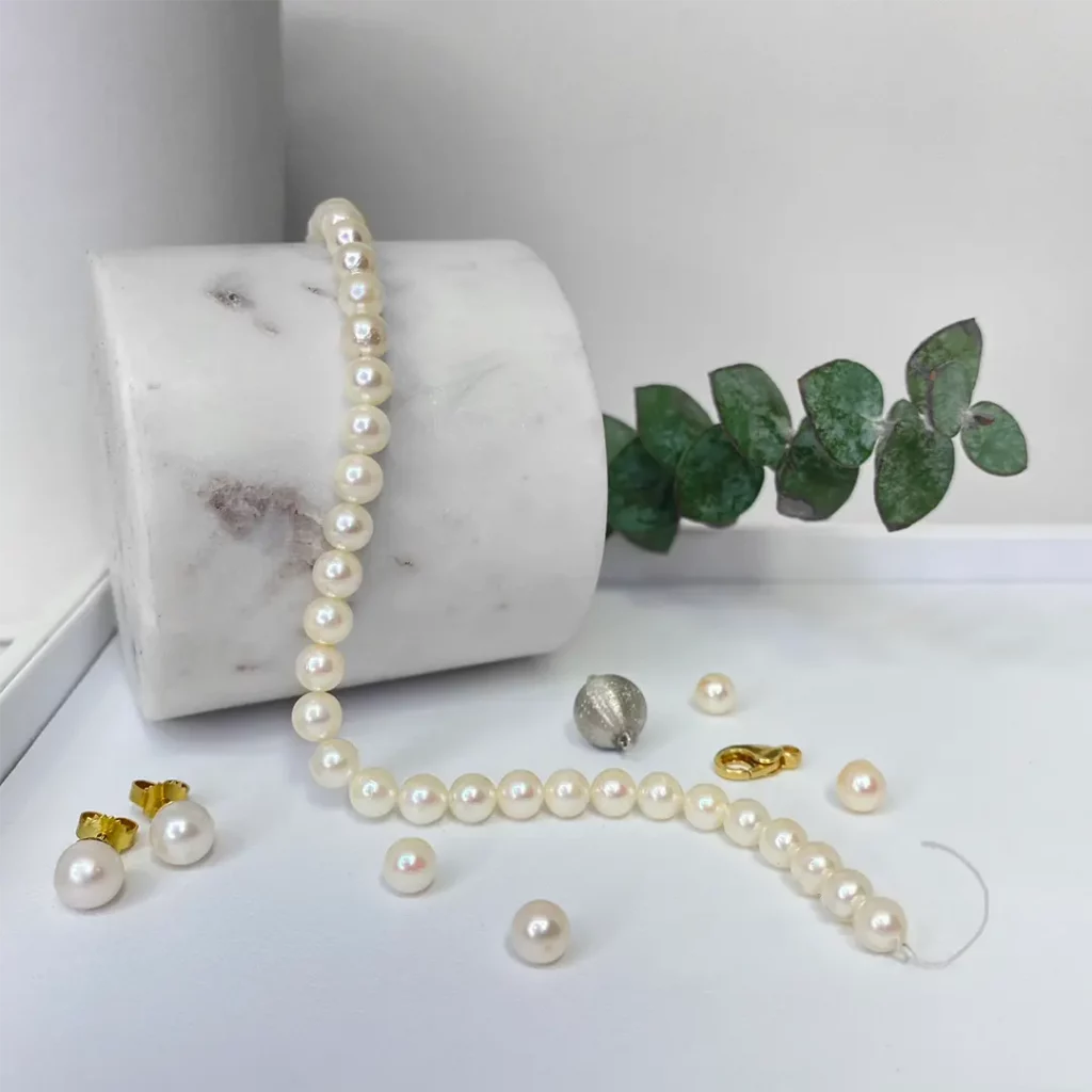 Perlenketten reparieren fädeln knüpfen Verschlüsse erneuern Juwelier Brandstetter