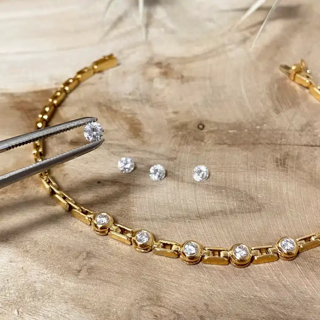 Armschmuck reparieren, Diamanten ersetzen, Edelsteine ersetzen bei Juwelier Brandstetter Wien