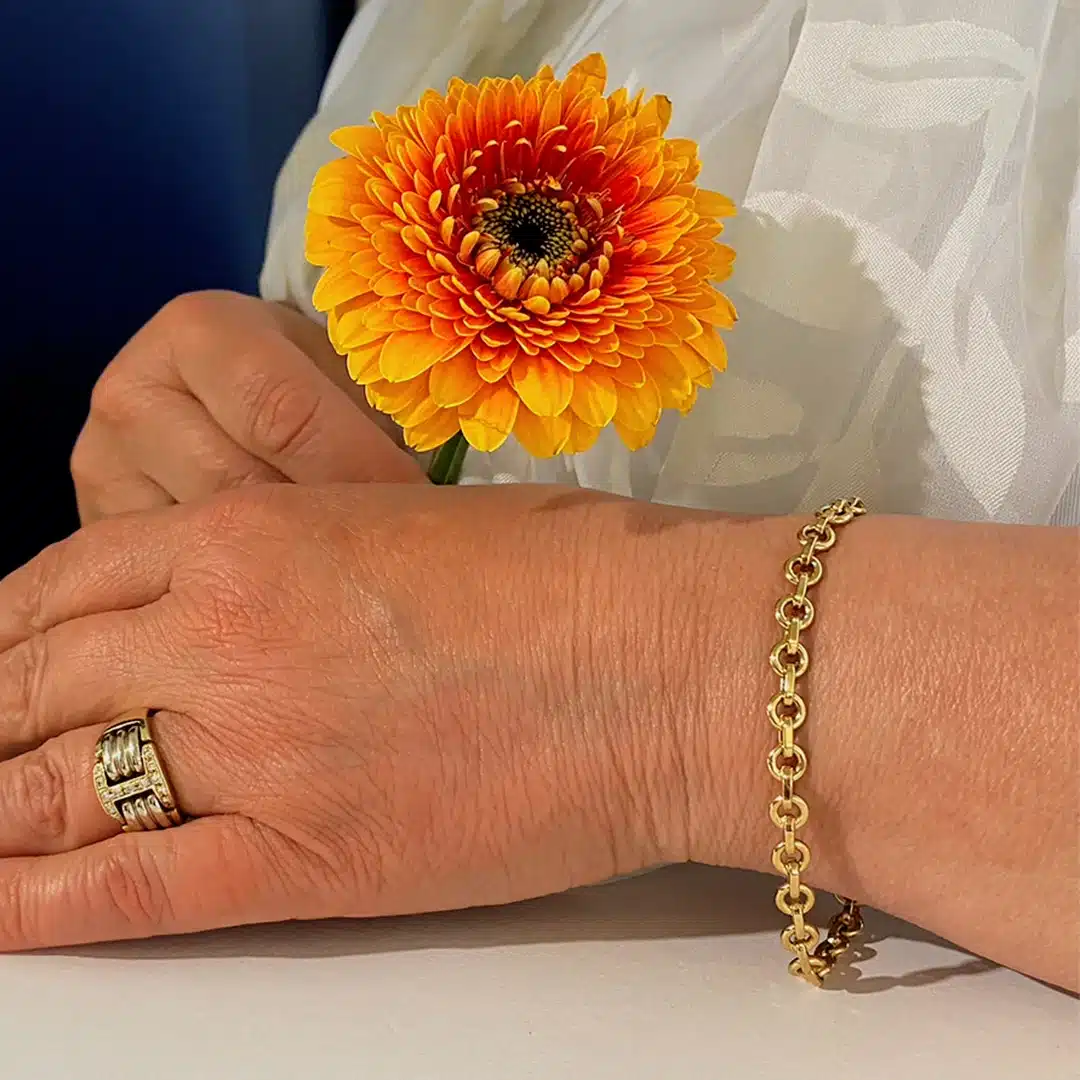 Massive Goldarmbänder für Damen Goldarmband Juwelier Brandstetter Wien