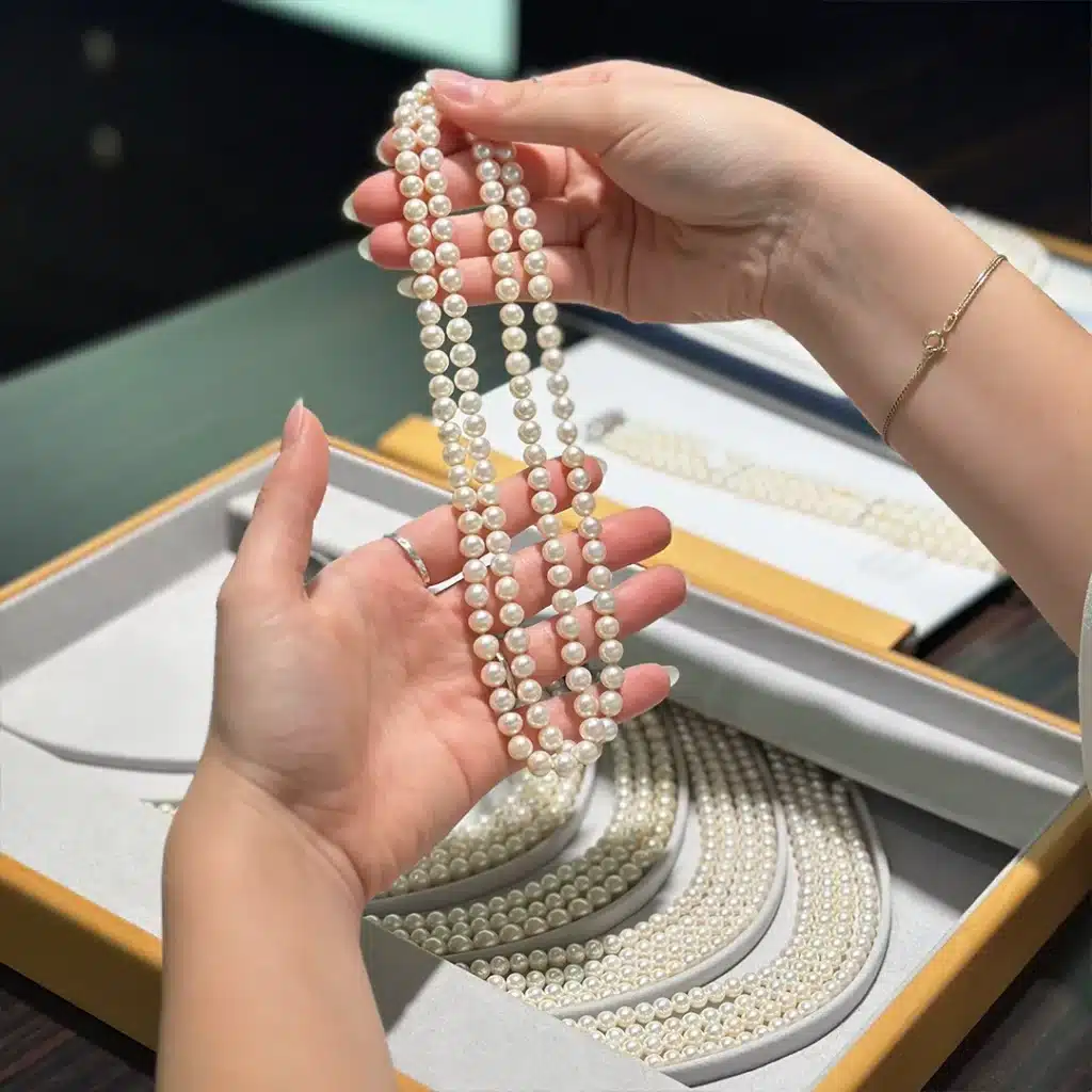Perlenketten Perlenschmuck für Damen Perlenauswahl Juwelier Brandstetter Wien