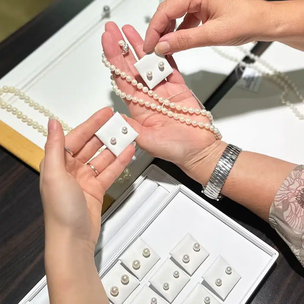 Perlenohrringe kaufen Perlenohrstecker von Juwelier Brandstetter Wien