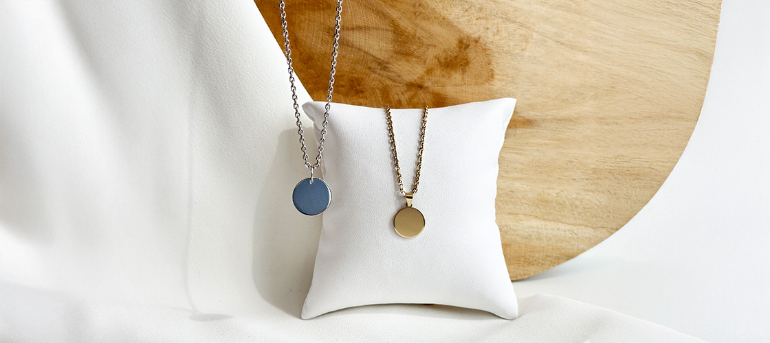 Gravurplatten aus Gold von Juwelier Brandstetter Wien