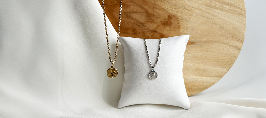 Schutzengel Anhänger aus Gold von Juwelier Brandstetter Wien