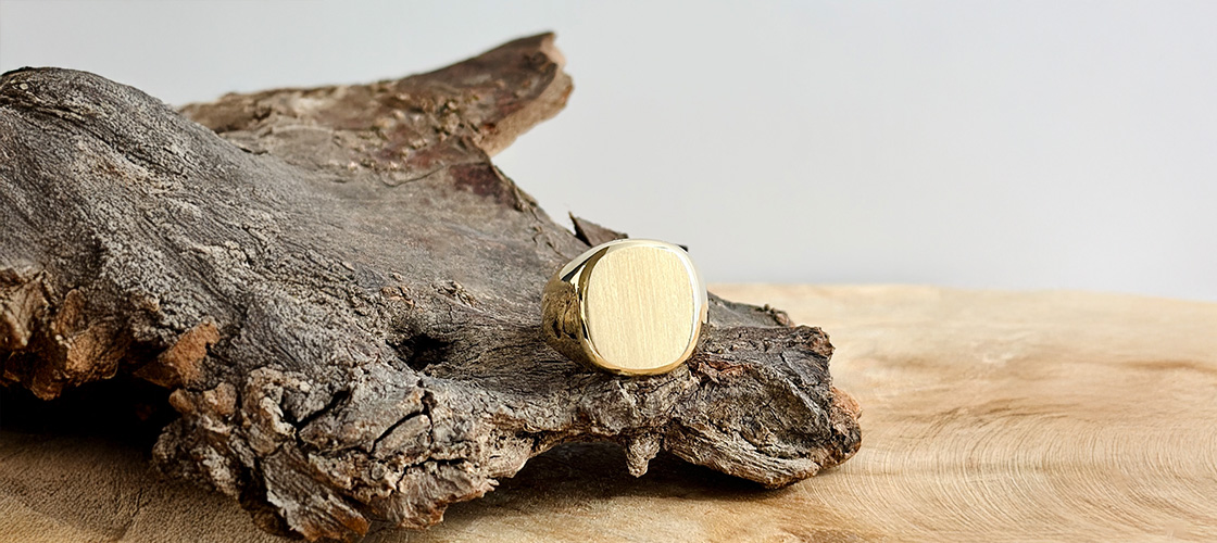 Goldringe für Herren von Juwelier Brandstetter Wien