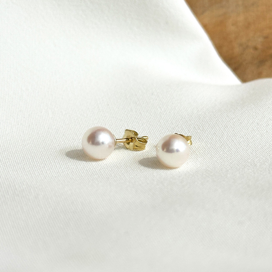 Meine-erste-Perle-Perlenohrringe-Juwelier-Brandstetter-Wien