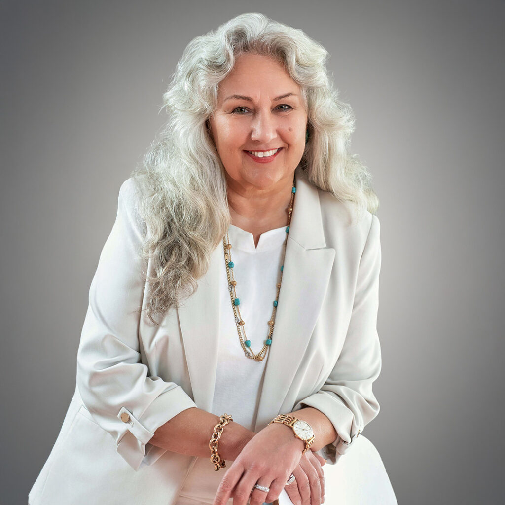 Portrait Bild Silvia Brandstetter Geschäftsinhaberin Juwelier Brandstetter